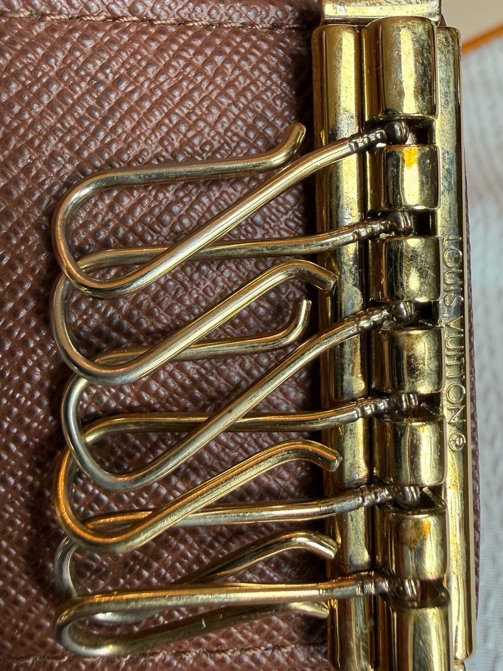 Louis Vuitton Monogram 6 Key Holder - Picture 9 of 15